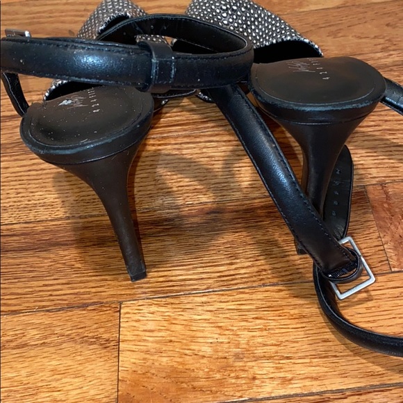 Heels - Picture 2 of 5